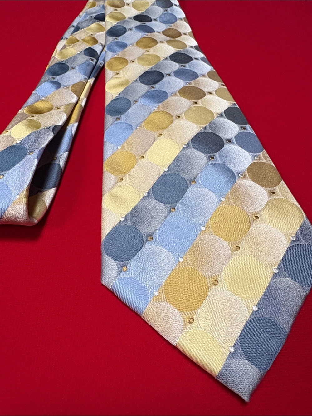 Geoffrey Beene silk tie!